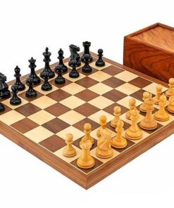 Ensemble "Competition Compact" Echiquier en Bois d'Erable et de Noyer, Jeu d'Echecs en Bois & Coffret de Rangement en Bois de Rose Doré